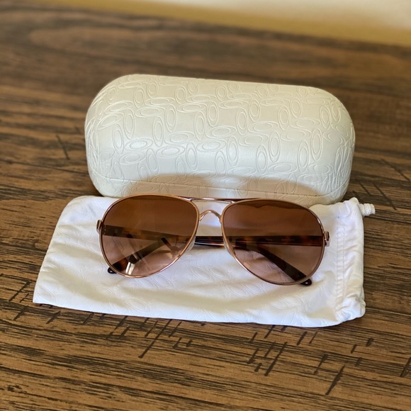 Oakley Accessories - Oakley Feedback Sunglasses